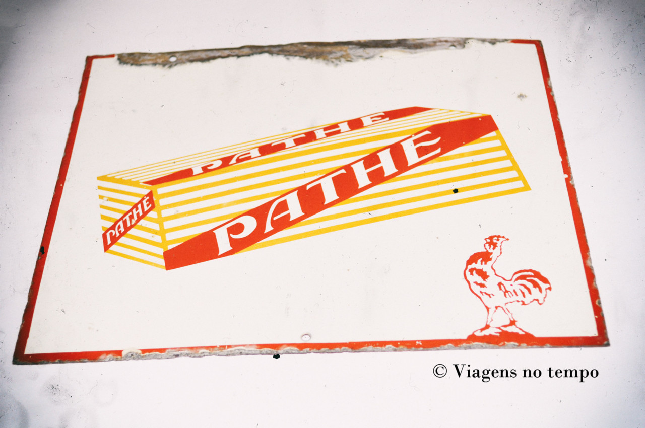 Viagens no tempo_DSC6575a_0046_Placa publicitária