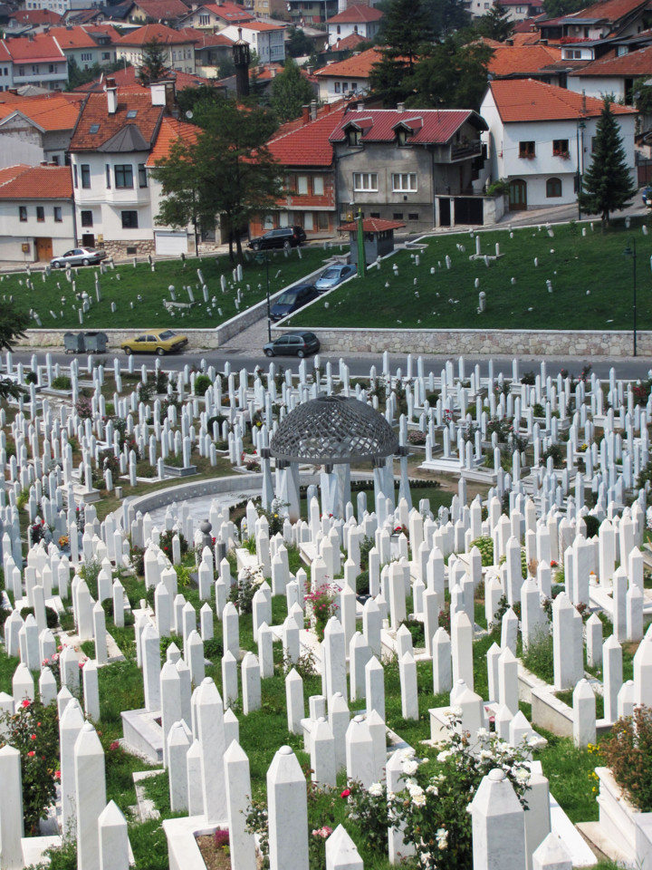 Islamic_cemetery_in_Sarajevo.jpg