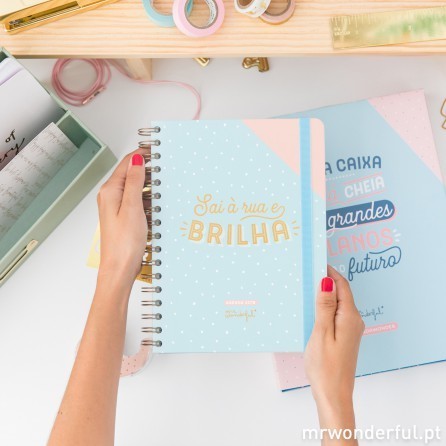 mrwonderful_8435460715324_agenda_2017-2018-vista-s