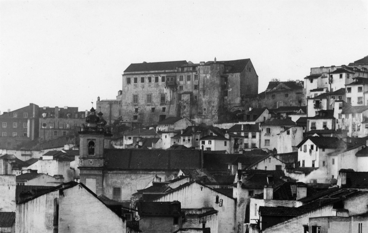A cadeia do Limoeiro vista de Santo Estêvão, fot
