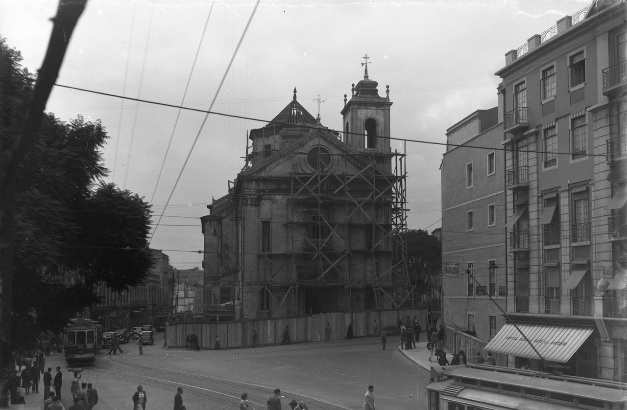 Estaleiro da demolição da Igreja do Socorrom 194
