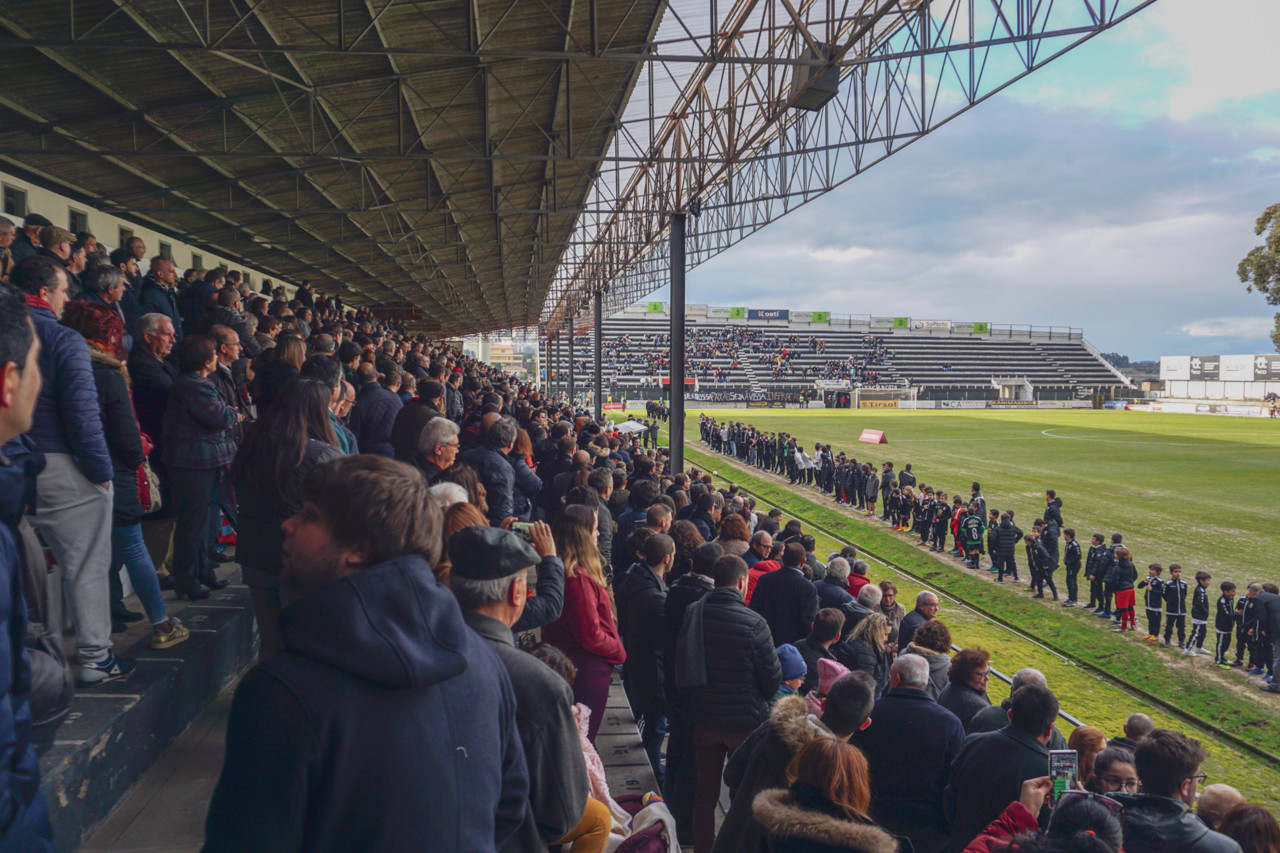 Crianças desfilaram para a bancada