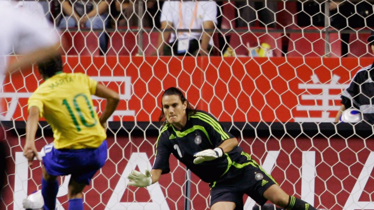 Angerer defende penálti de Marta Angerer defende penálti de Marta