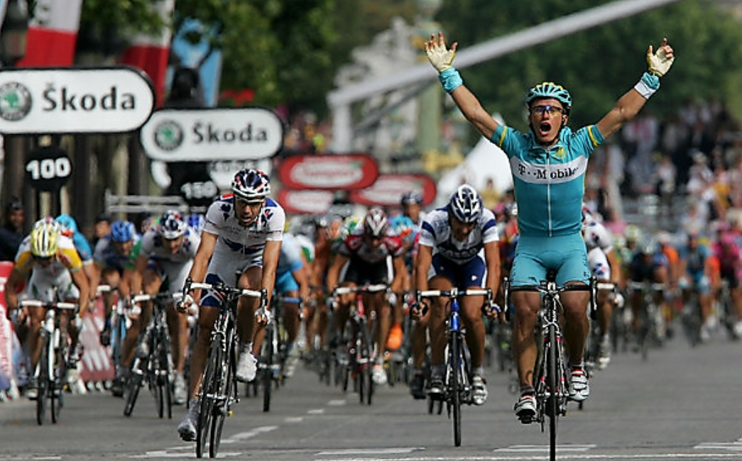 Vinokourov fez a festa em Paris