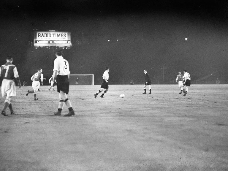 London XI e Barcelona empataram em Stamford Bridge