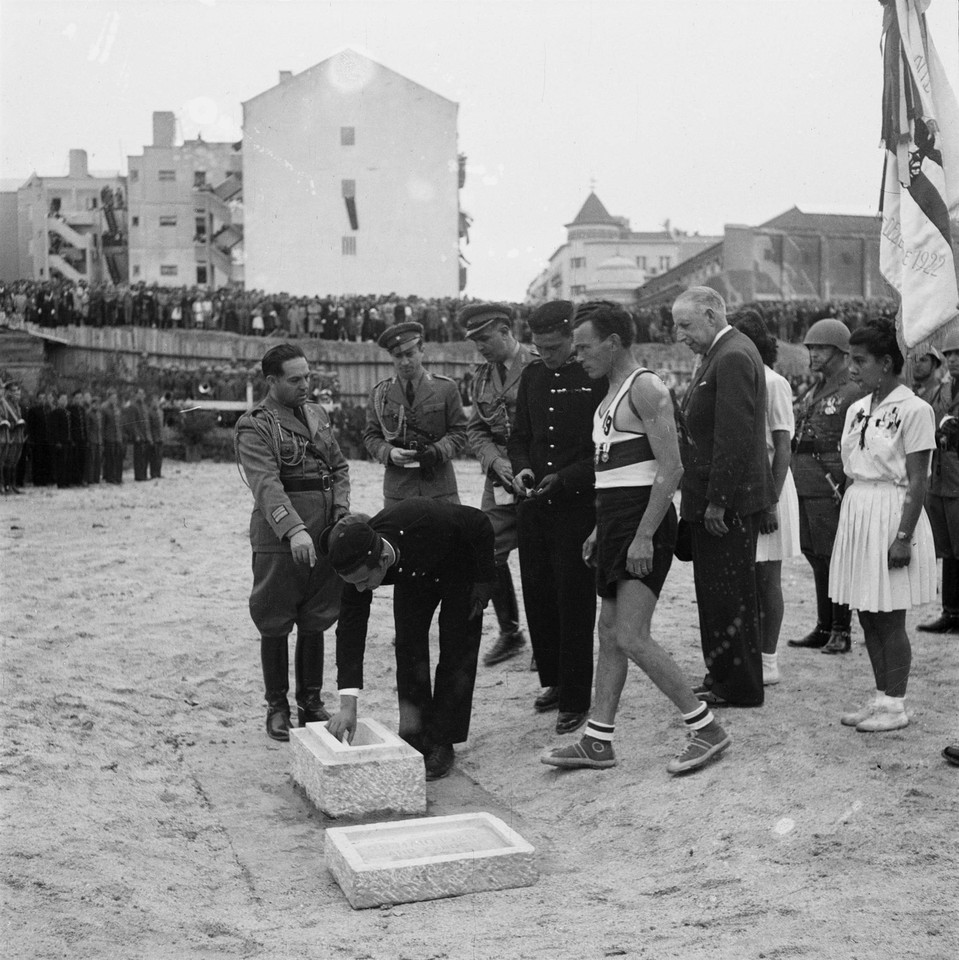Lançamento da 1ª pedra para a construção da ig