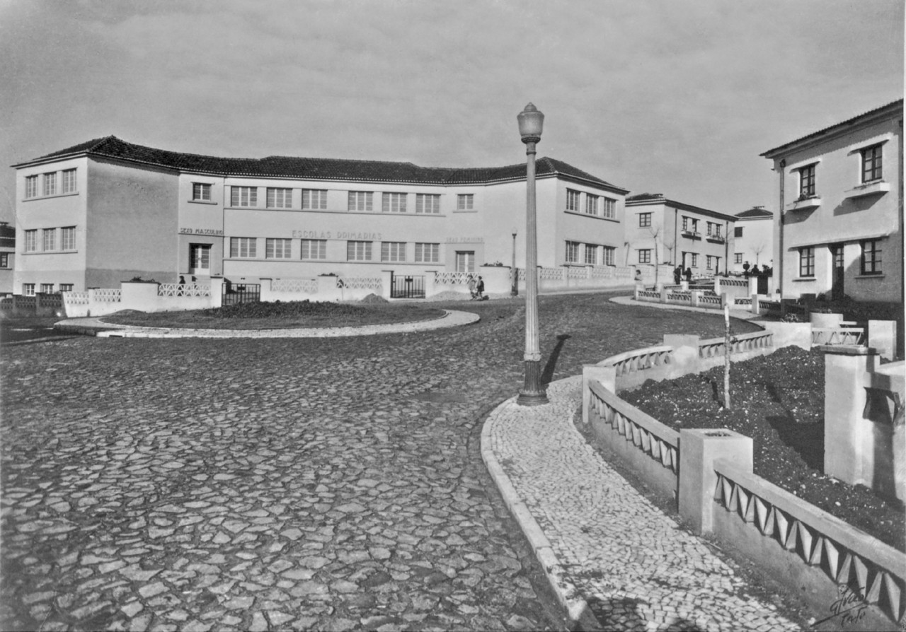 Largo das Escolas, Belém (M. Novais, s.d)
