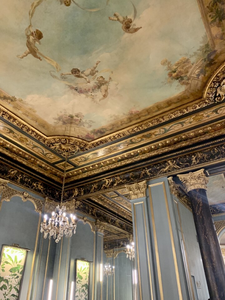 Starbucks perto da Ópera.jpg