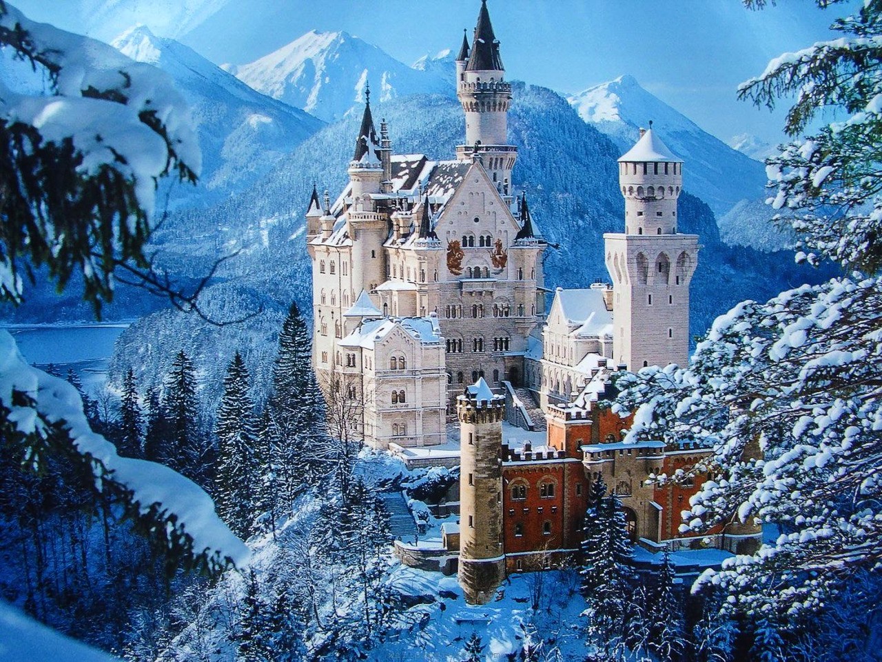 Neuschwanstein-Castle_s.jpg Neuschwanstein-Castle_s.jpg