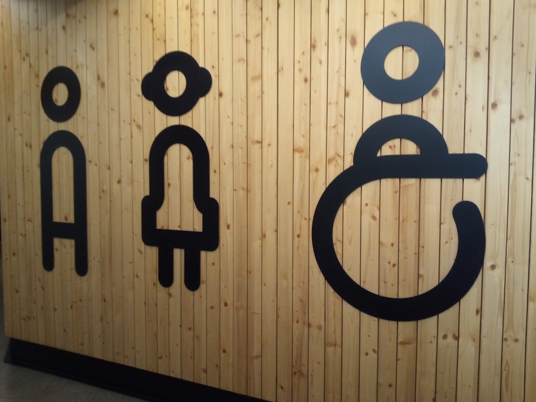 «'Design' de latrina», Picoas — © 2023