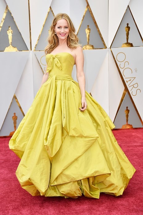 Leslie Mann em Zac Posen.jpg