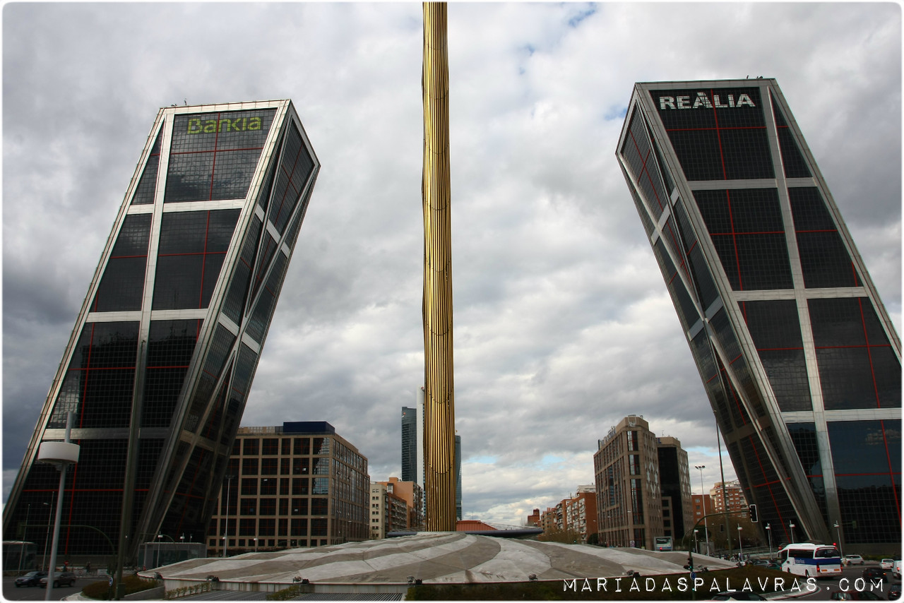 Torres Kio | Porta da Europa | Madrid - Maria das Palavras