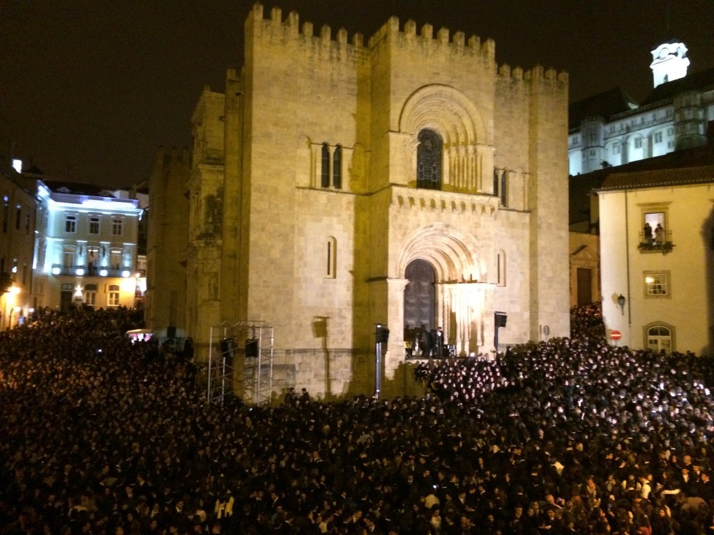 queima-das-fitas-coimbra-serenata.jpg queima-das-fitas-coimbra-serenata.jpg