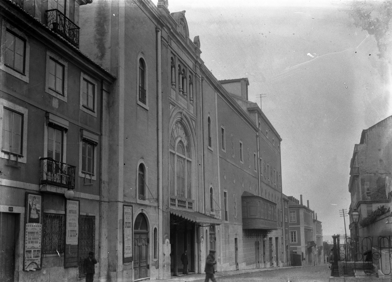 Teatro Municipal de São Luiz, antigo teatro Dona 