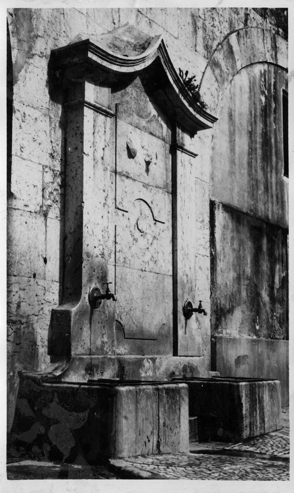 Chafariz da Rua do Arco de São Mamede.jpg Chafariz da Rua do Arco de São Mamede.jpg