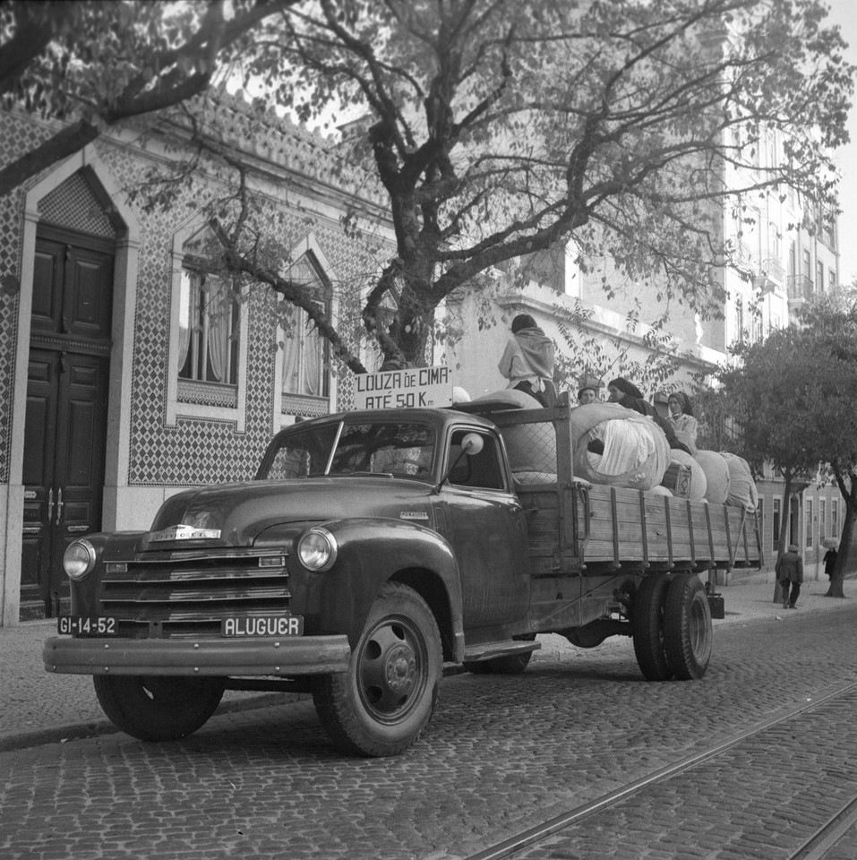 Transporte das lavadeiras saloias , 1949, foto est