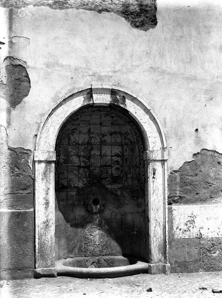 Bica da Alfândega, edu.jpg