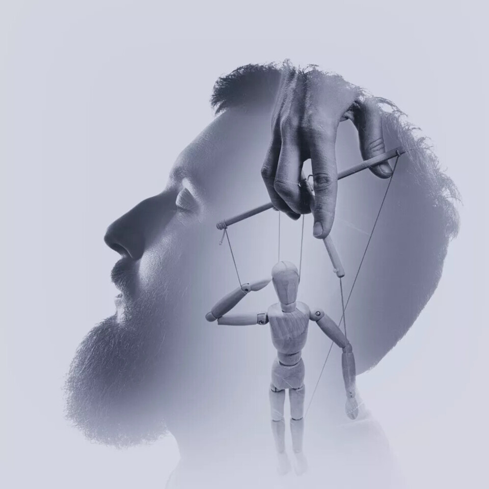 Foto Cronica 186DI NOV24 - Os fanáticos sociais.w