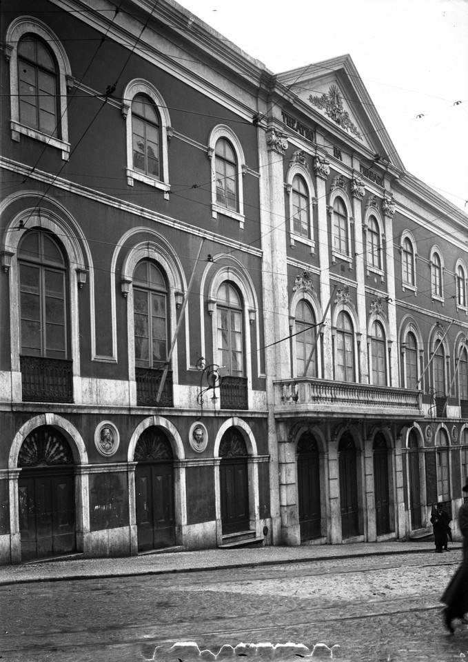 Teatro da Trindade, foto de Joshua Benoliel.jpg Teatro da Trindade, foto de Joshua Benoliel.jpg