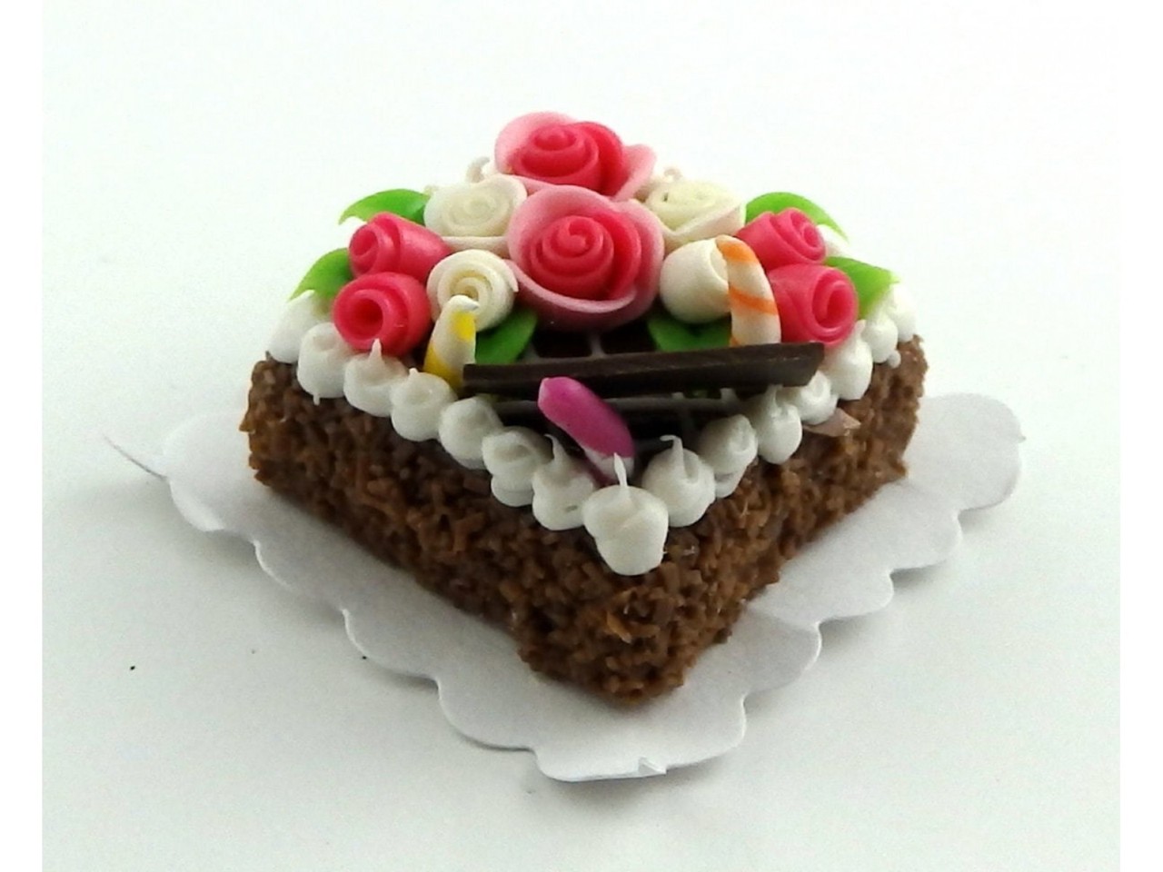 Gift Happiness by Gifting a Beautifully Crafted Birthday Cake - Moda & Style