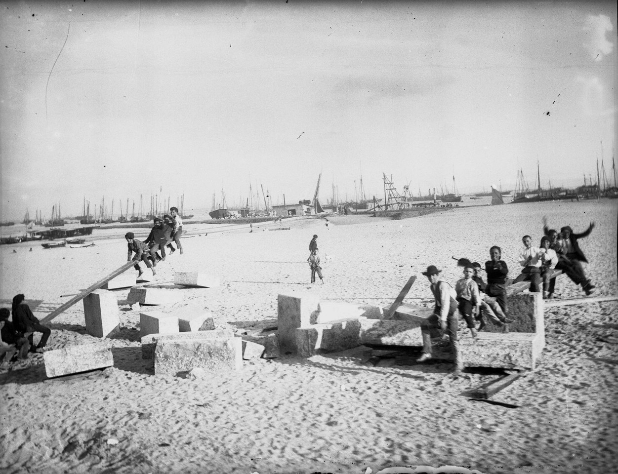 Construção do aterro no Porto de Lisboa, cerca d
