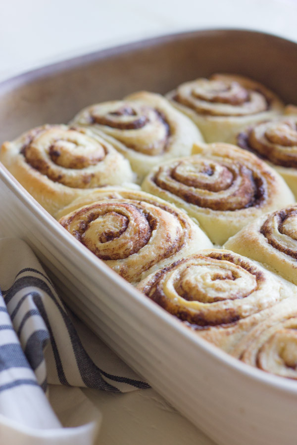 Overnight-Cinnamon-Rolls-With-Cream-Cheese-Frostin