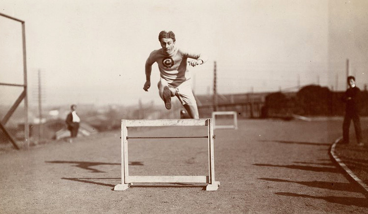 Alvin Kraenzlein foi o primeiro grande barreirista da história