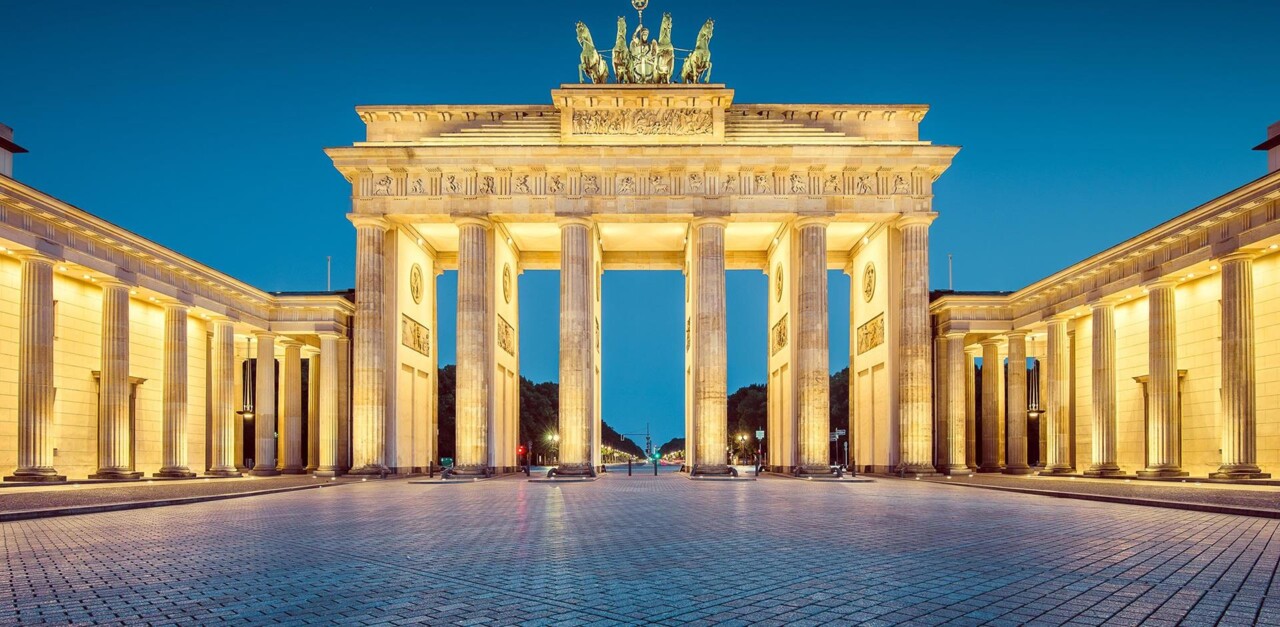 Germany__0001_Germany-Berlin-Brandenburg Gate_shut