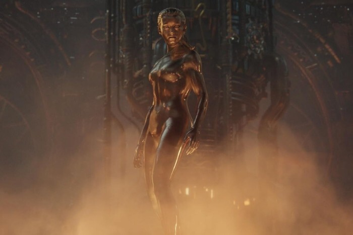 Julia-Garner-plays-Shalla-Bal-the-Silver-Surfer-in