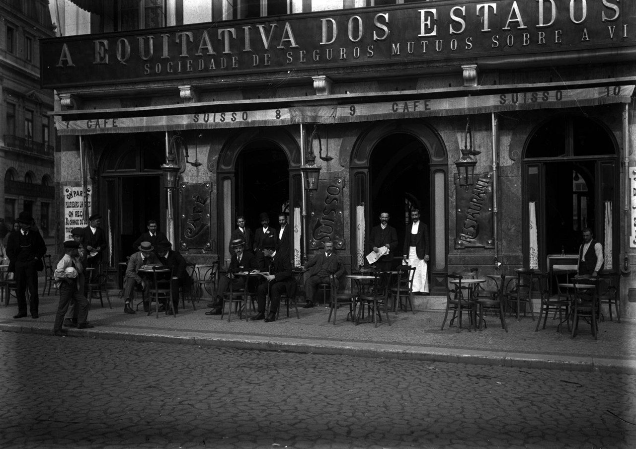 Café Suisso, c. 1910, foto de Alberto Carlos Lima