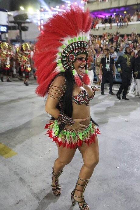 Viviane Araújo (Carnaval Rio 2022).jpg