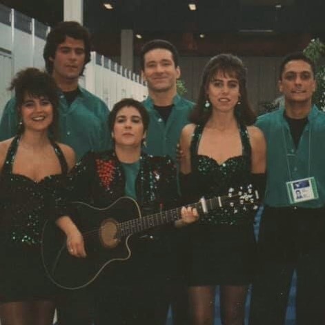 Dina e banda_esc92b.jpg