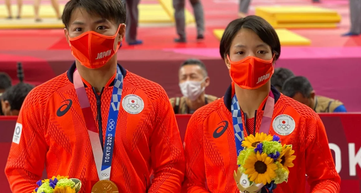 Irmãos Abe foram campeões olímpicos num espaço de minutos