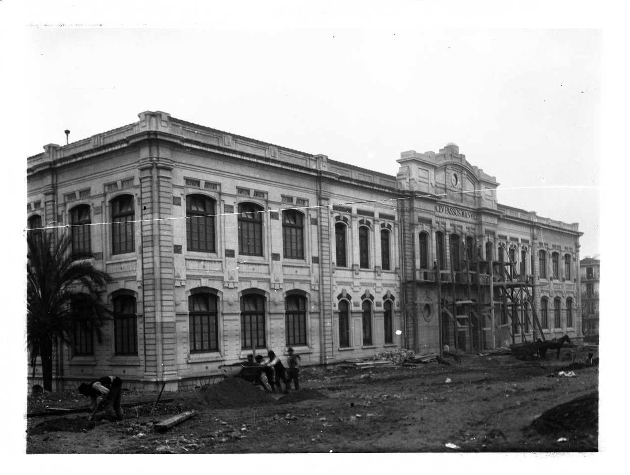 Liceu Passos Manuel, obras de pavimentação em vo