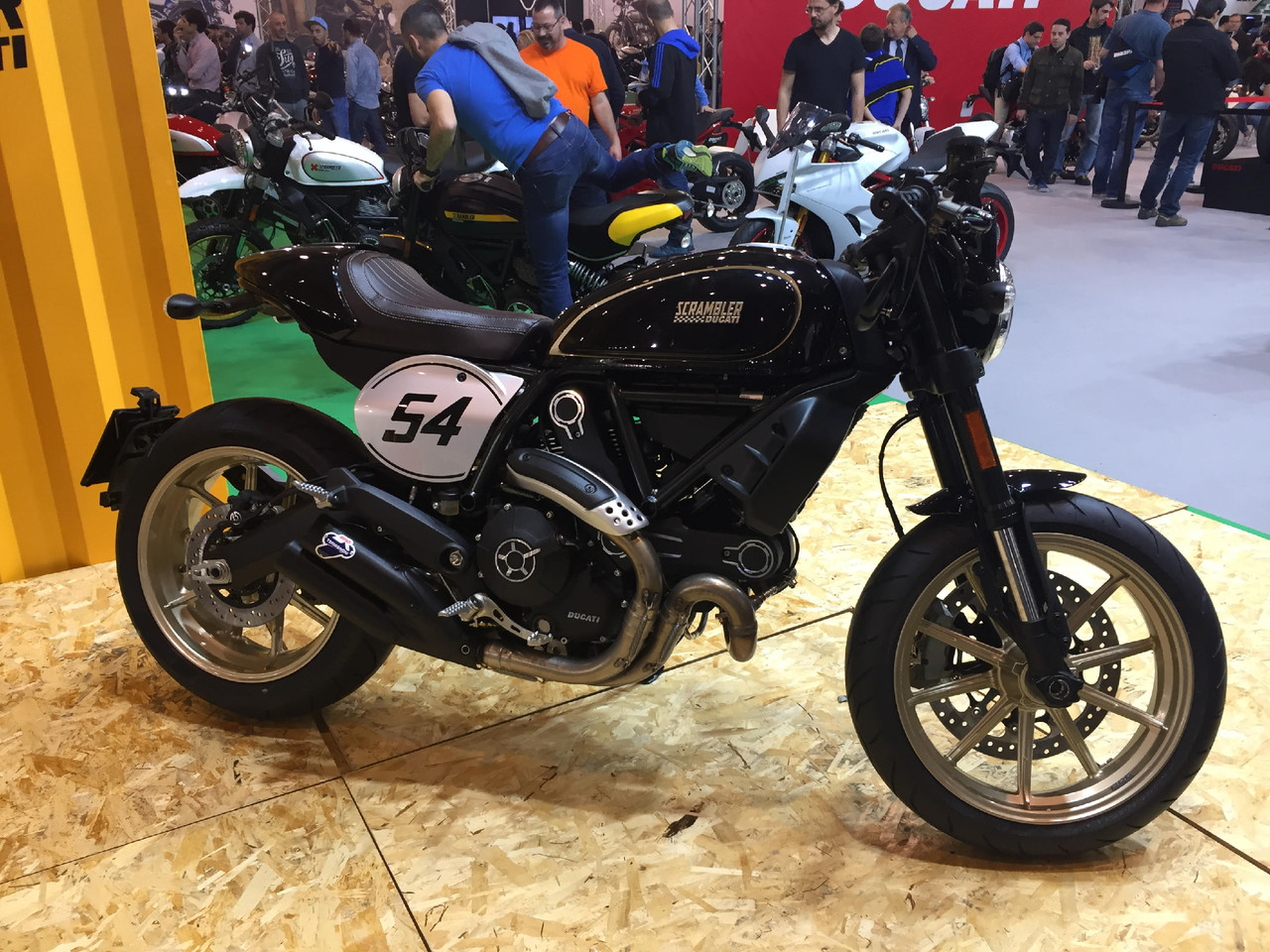 Scrambler Ducati Cafe Racer