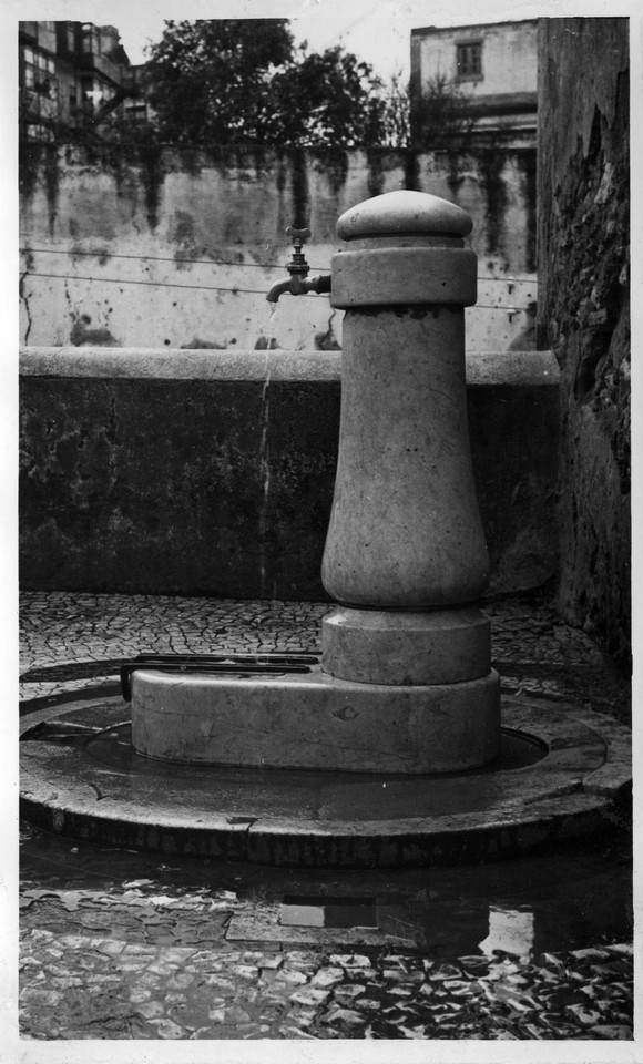 Marco Fontanário da Calçada dos Mestres.jpg Marco Fontanário da Calçada dos Mestres.jpg