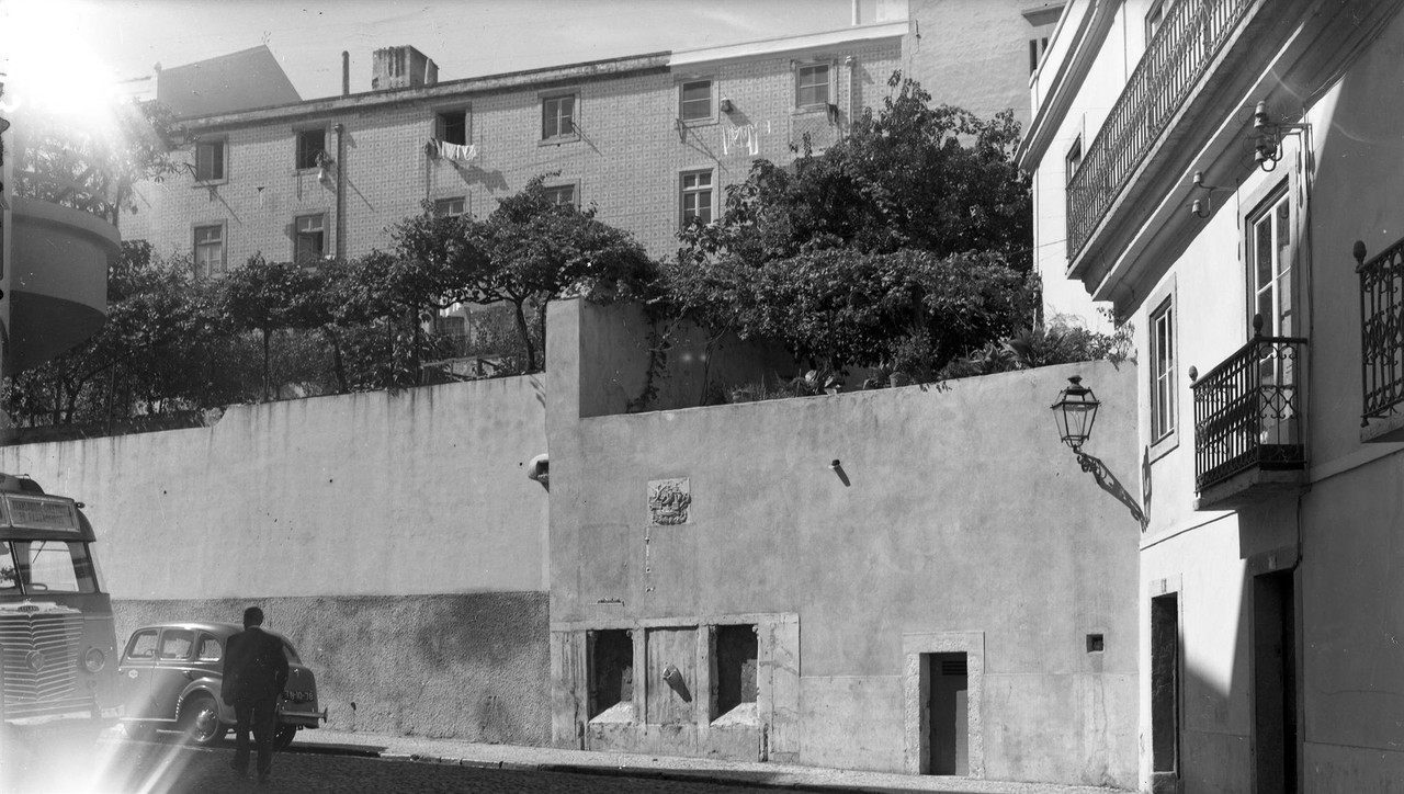 Bica do Desterro, 1951, foto de Eduardo Portugal, 