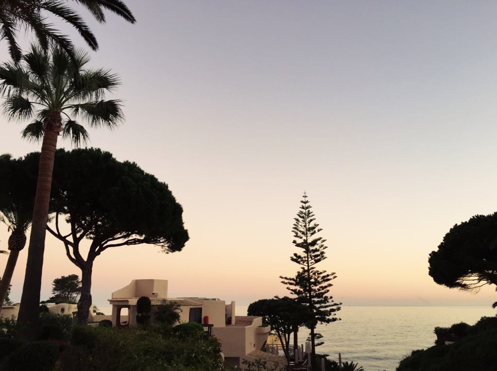 por do sol Vilalara Thalassa Resort