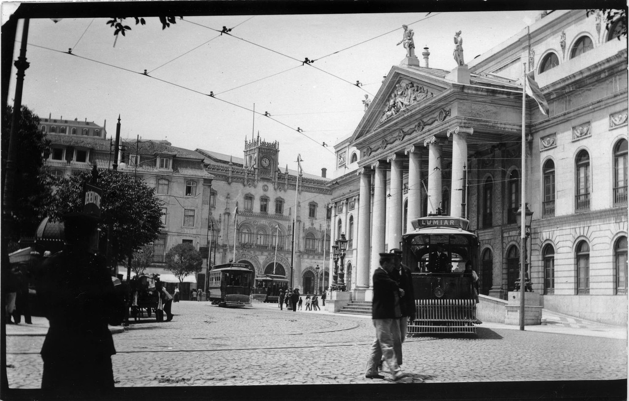 Eléctricos no Rossio, foto do espólio de Eduardo