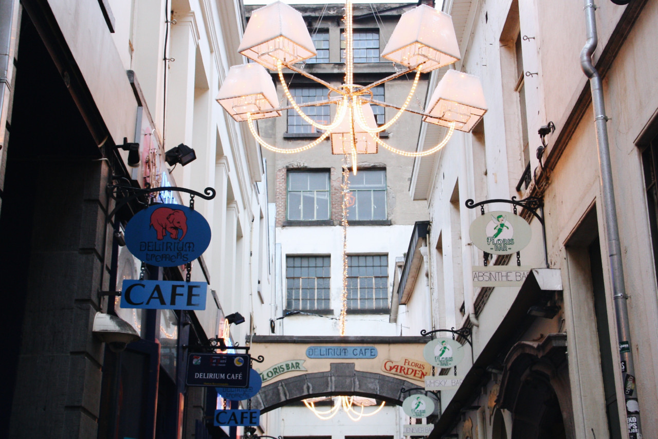delirium-cafe-1.jpg