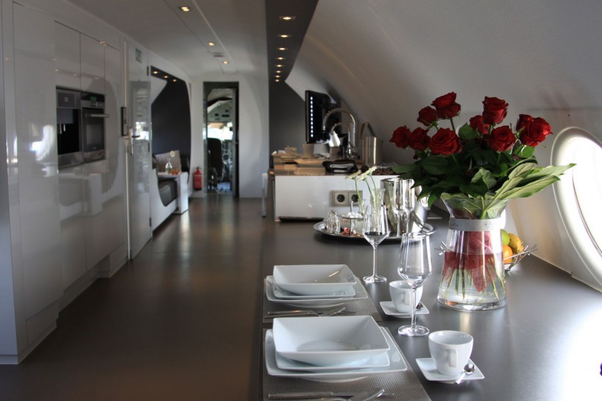 Airplane-Suite-10-850x566.jpg