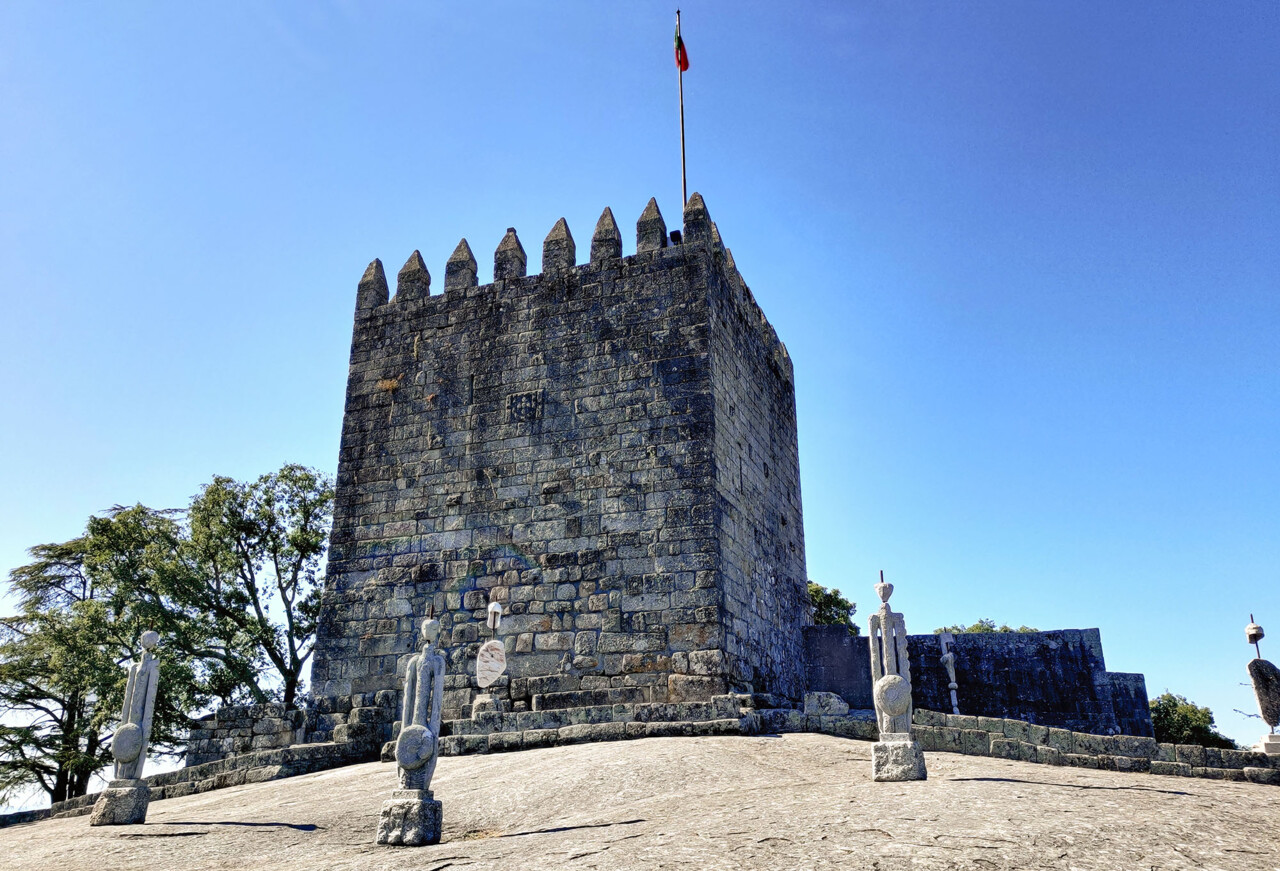 Castelo de Lanhoso.jpg