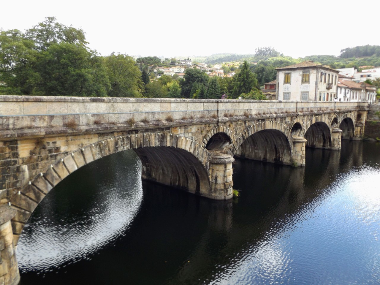 Ponte Velha, Arcos de Valedevez.JPG