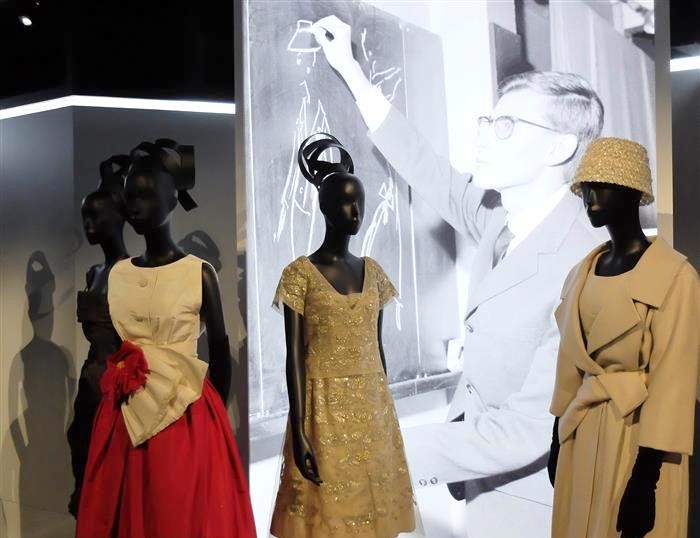 Christian-Dior-Couturier-Reve-Exhibition-Paris-Fas
