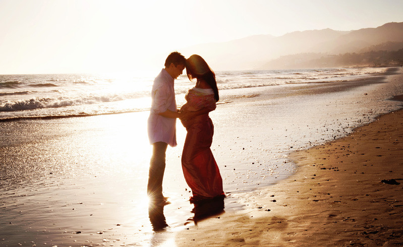 couple_sunset_beach_maternity_photograph.jpg couple_sunset_beach_maternity_photograph.jpg