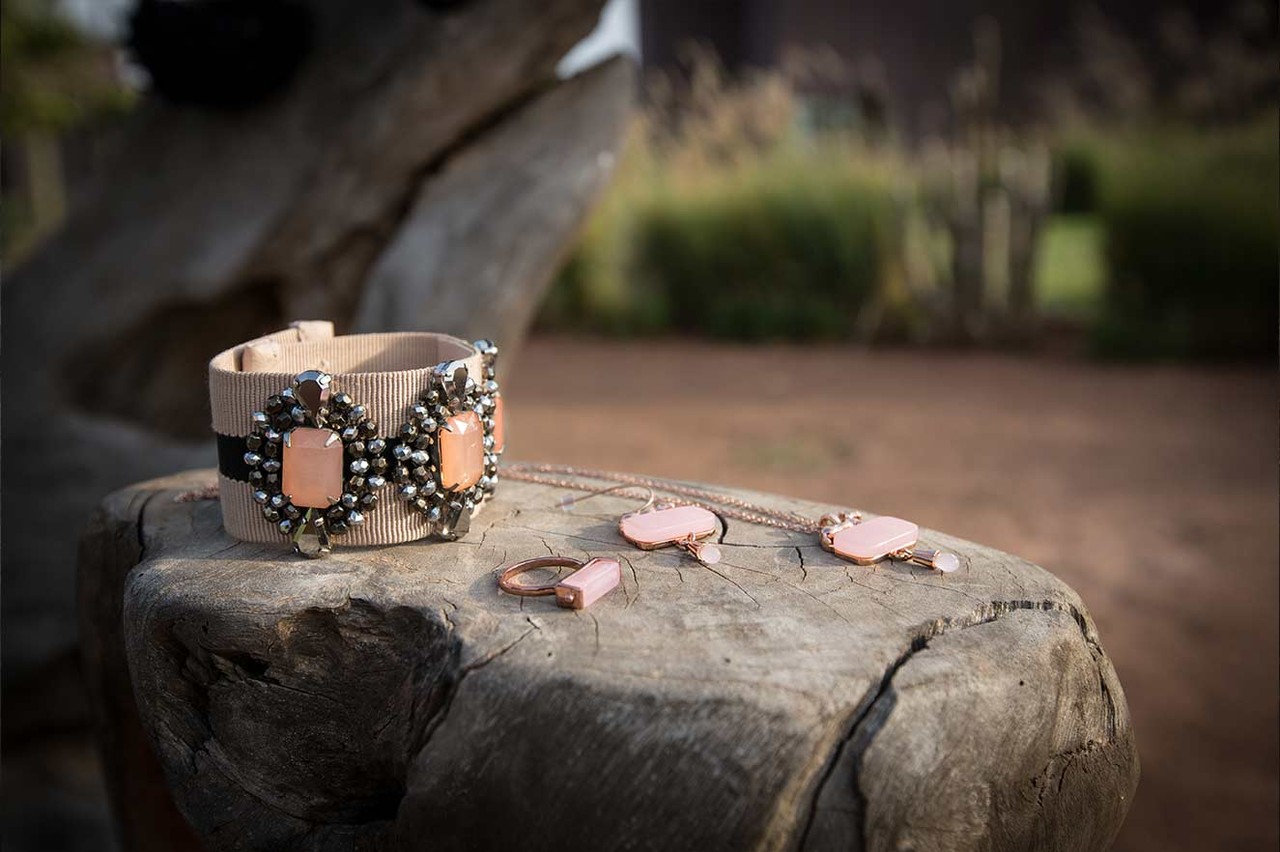 hoss intropia acessorios de moda primavera verao 2 hoss intropia acessorios de moda primavera verao 2