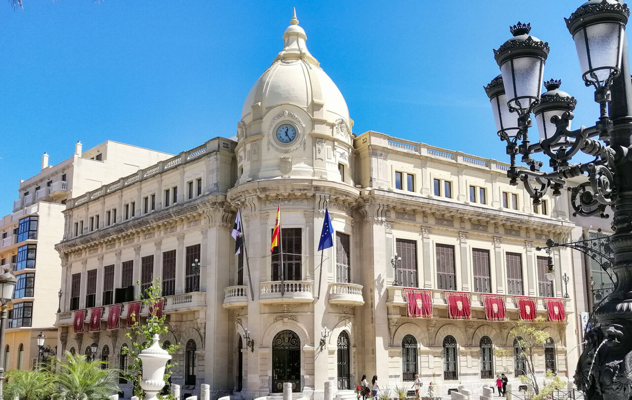 Ceuta Ayuntamiento.jpg