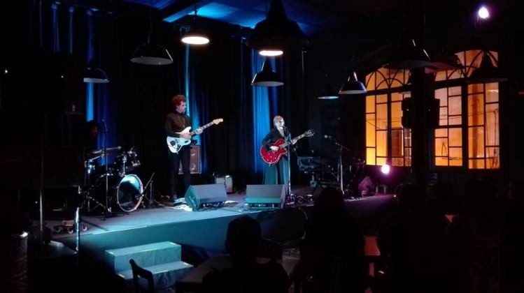 Emily Jane White no Salão Brazil.jpg