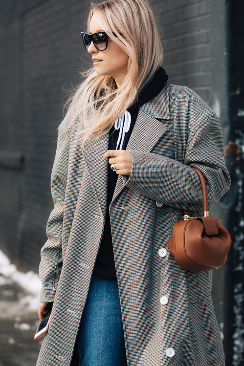 paris_fw2017_voguefr_day2__20170210_3654_jpg_7399_