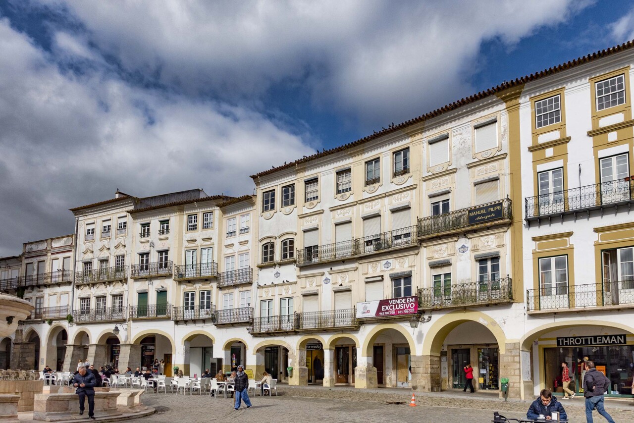 Évora centro históric praça Geraldo2.jpg